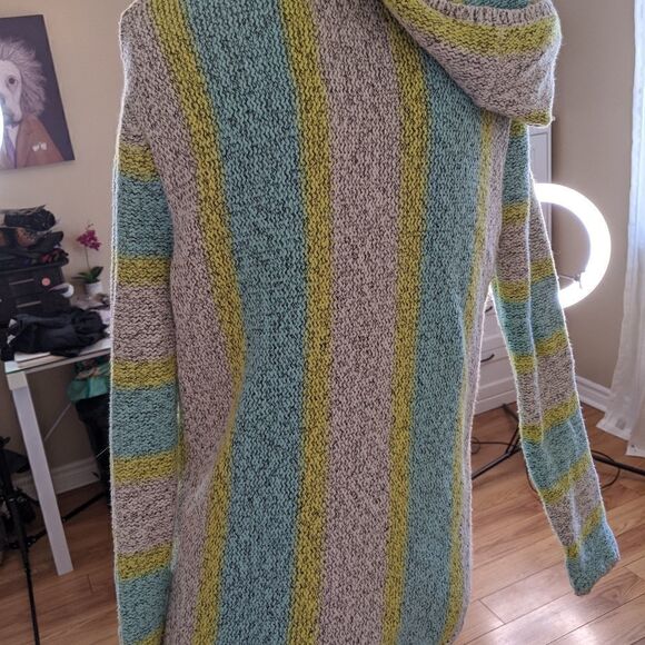 ARITZIA TNA Baja stripe sweater hoodie v neck knit - Picture 4 of 11